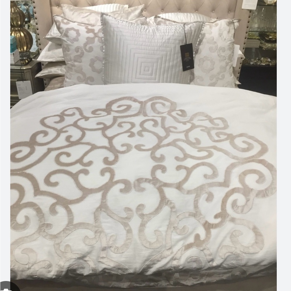 Amora Queen Duvet Cover by Z Gallerie
